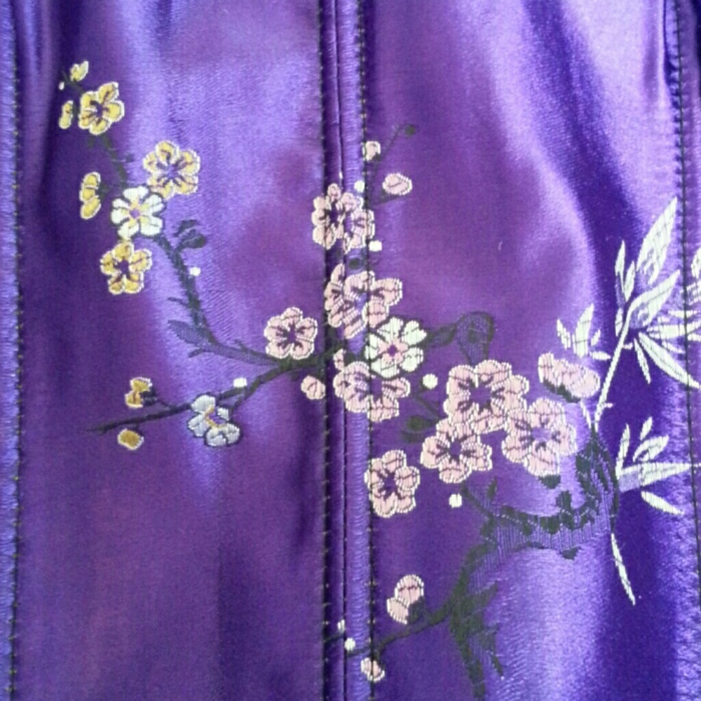Corset - Picture 2 of 4